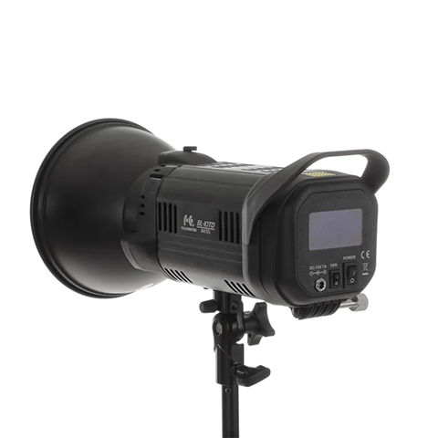 Lampe LED bicolore Falcon Eyes Dimmable BL-10TD sur batterie Démo