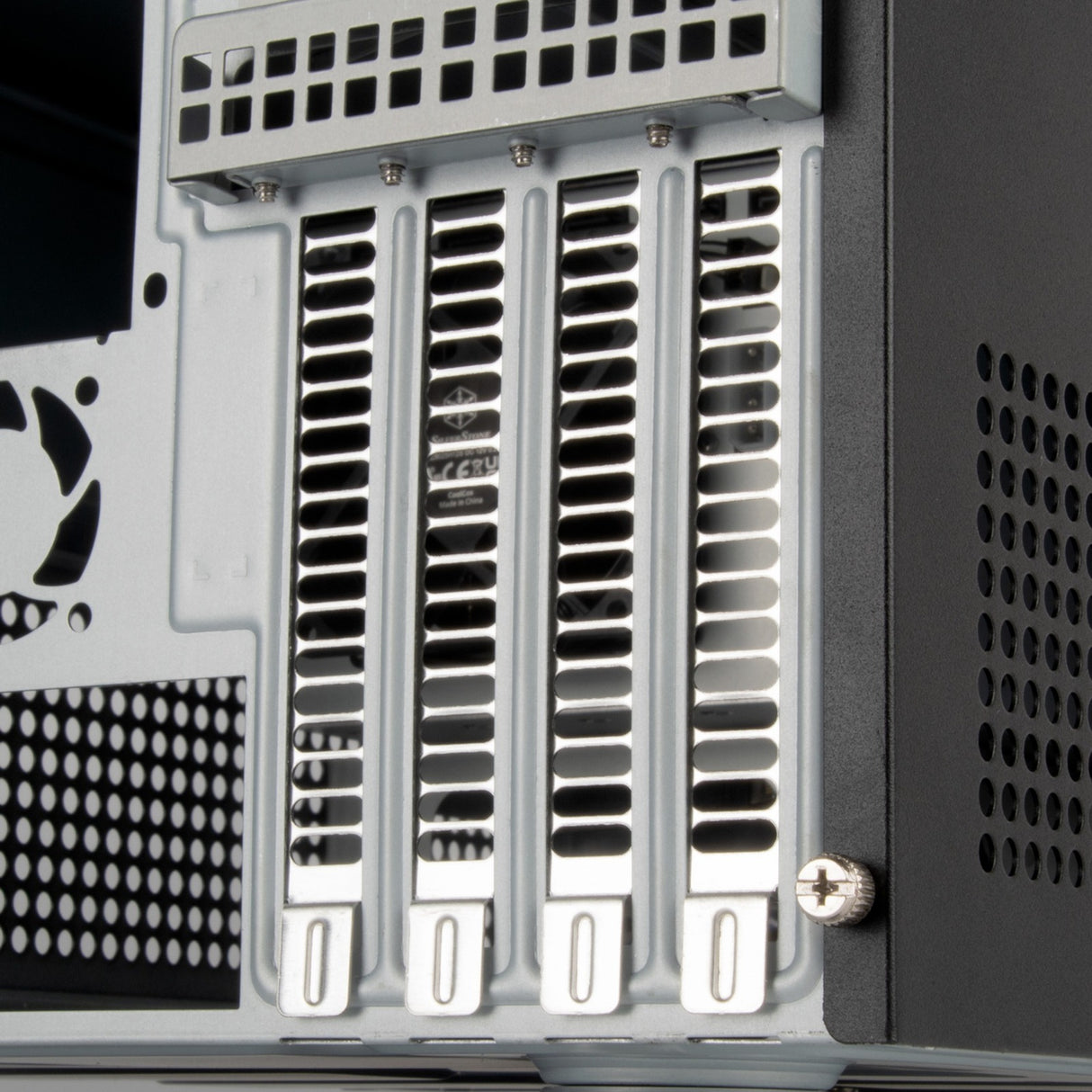 Boîtier mini tour Silverstone sst-cs351 (noir | 2x USB-A | 1x USB-C)