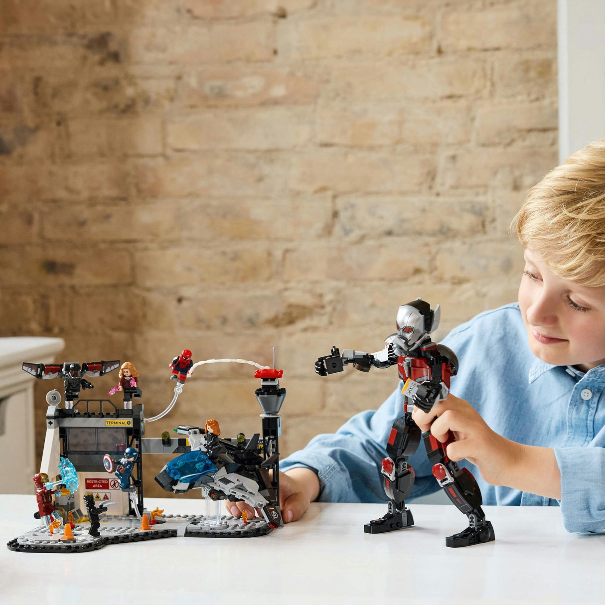Lego super heros 76314 scène d'action de la guerre civile de Captain America