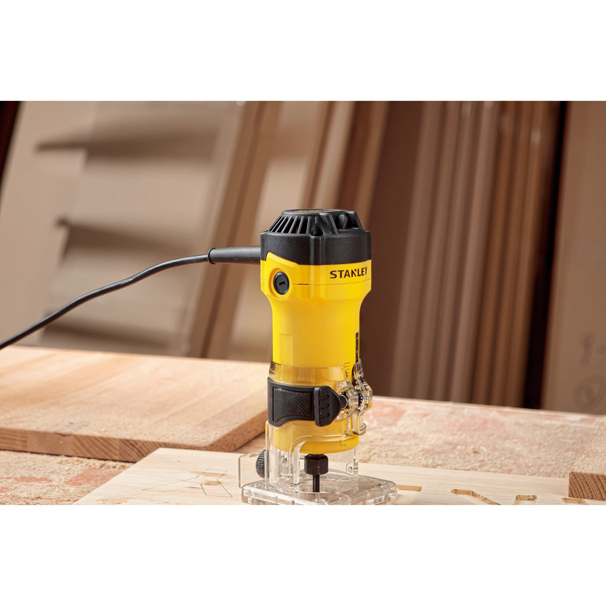 Fraiseuse de chant Stanley 550w (jaune noir)