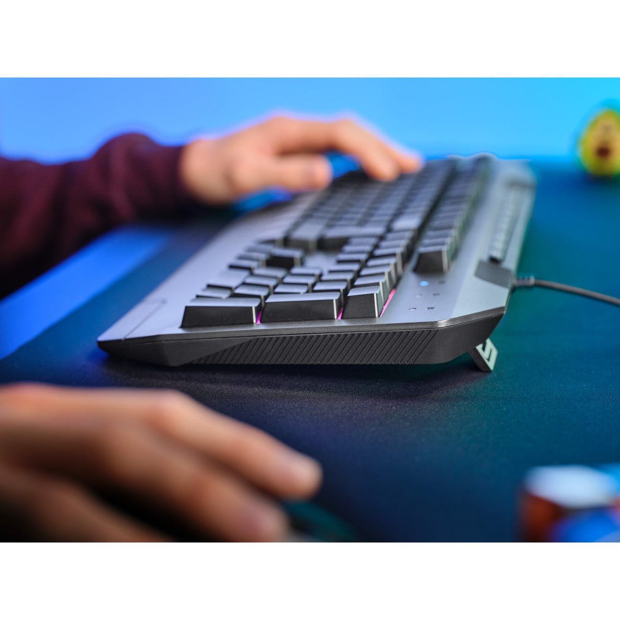Clavier de jeu Trust GXT 836 EVOCX RGB (noir, disposition américaine (QWERTY), membrane, 100%, RVB)