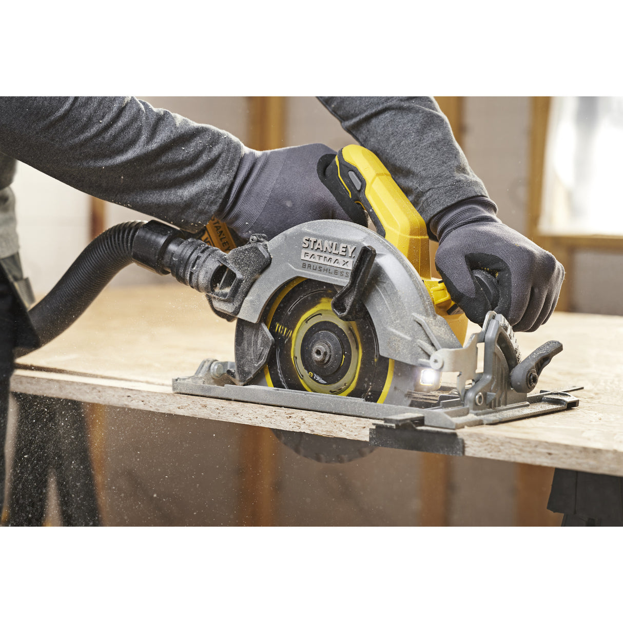 Scie circulaire Stanley fatmax v20 18v scie circulaire à main 190mm (noir jaune, batterie et chargeur inclus, avec étui)