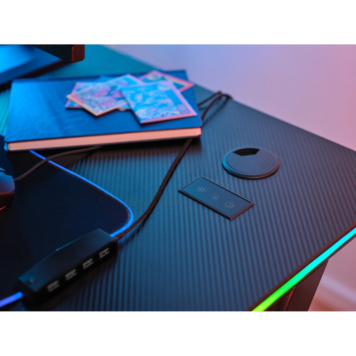 Bureau de jeu Trust GXT 709 Luminus RGB