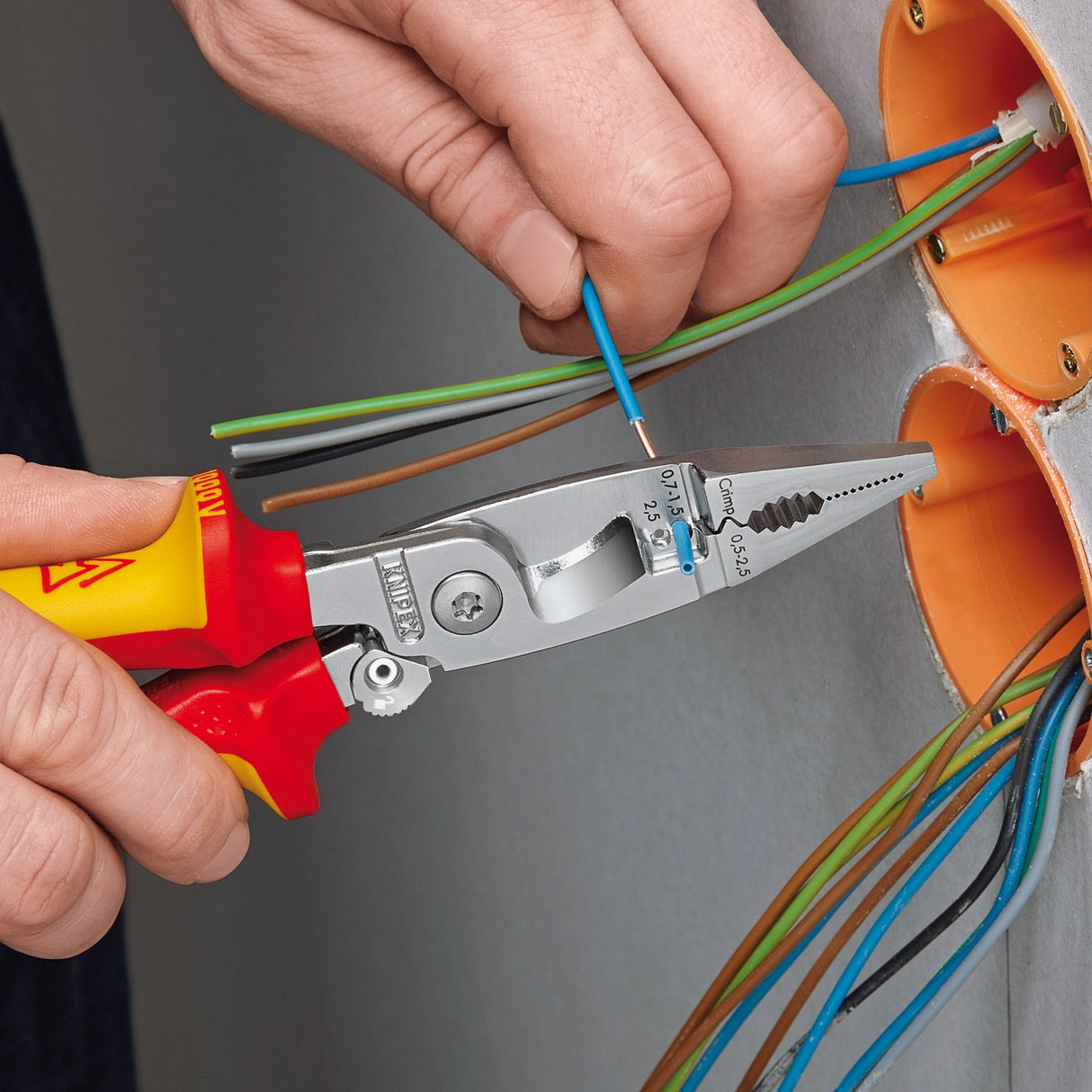 Pince d'installation électrique Knipex vde 1396200