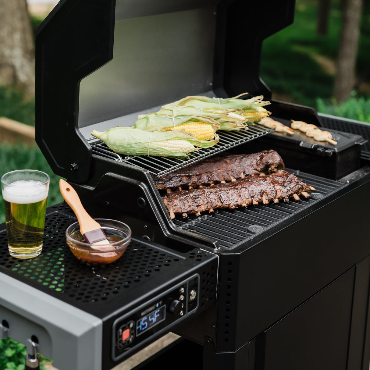 Masterbuilt Masterbuilt Autoignite Series 545 Barbecue de charbon de bois numérique E