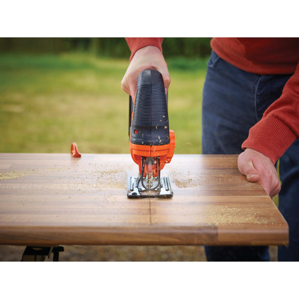 Tournevis Black+decker 18v + lot de scie sauteuse pendulaire 18v (noir orange)