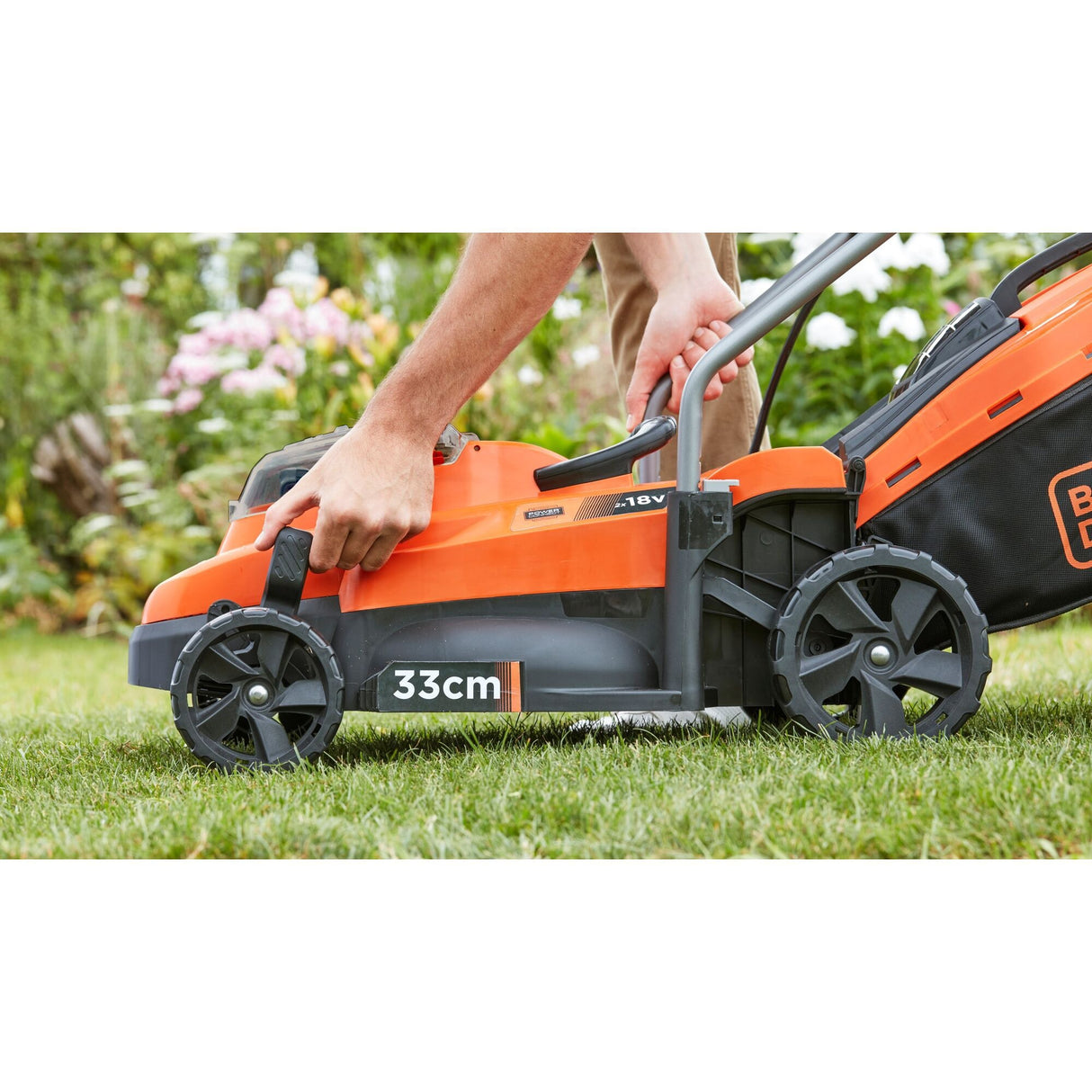 Tondeuse à gazon Black+decker bcmw3318l2-qw 2x 18v (orange noir, 2x batterie 18v 2,5ah et chargeur inclus)