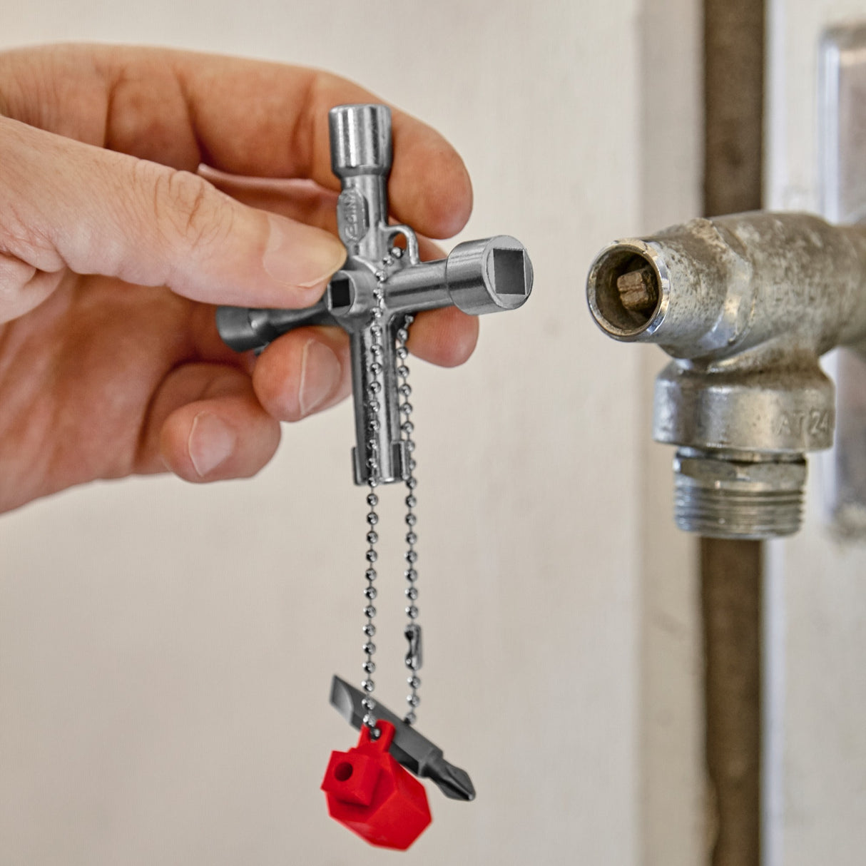 Clés d'armoire de commutation Knipex 001103