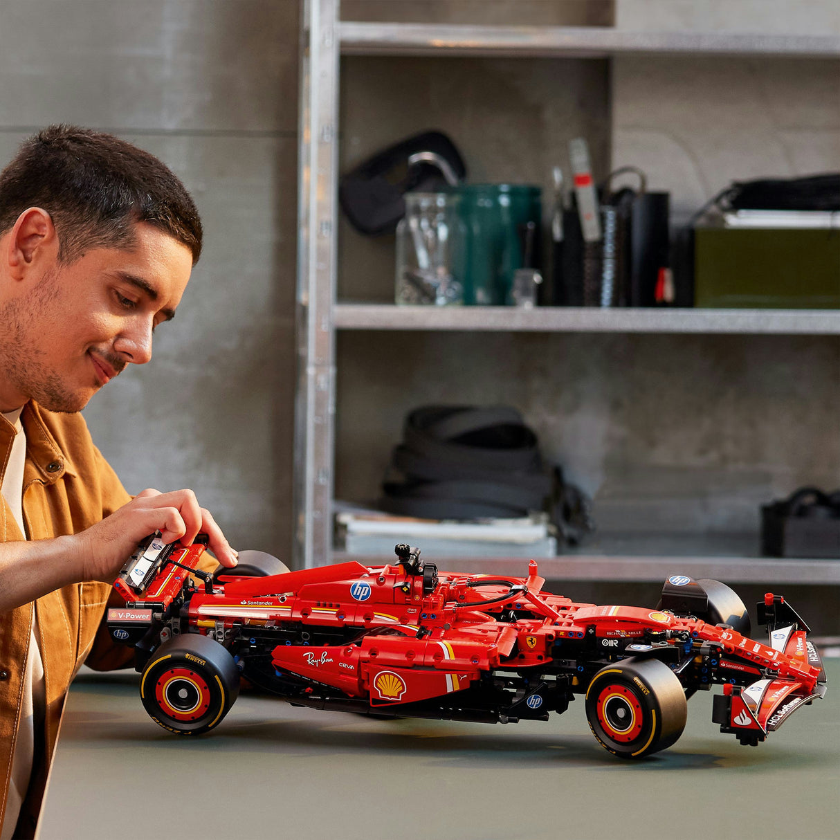 Lego Technic 42207 Ferrari SF-24 voiture de F1