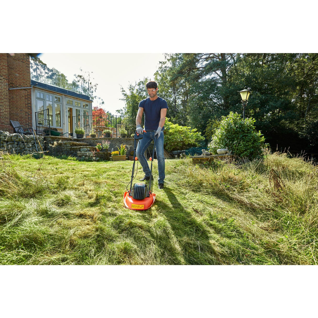 Tondeuse à vol stationnaire Black+decker 1200w, largeur de coupe de 30 cm - bemwh551-qs