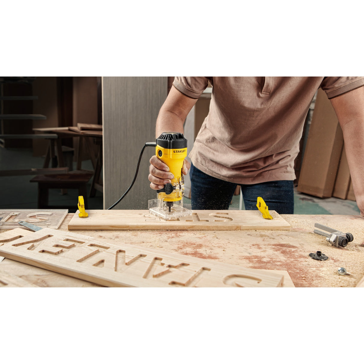 Fraiseuse de chant Stanley 550w (jaune noir)