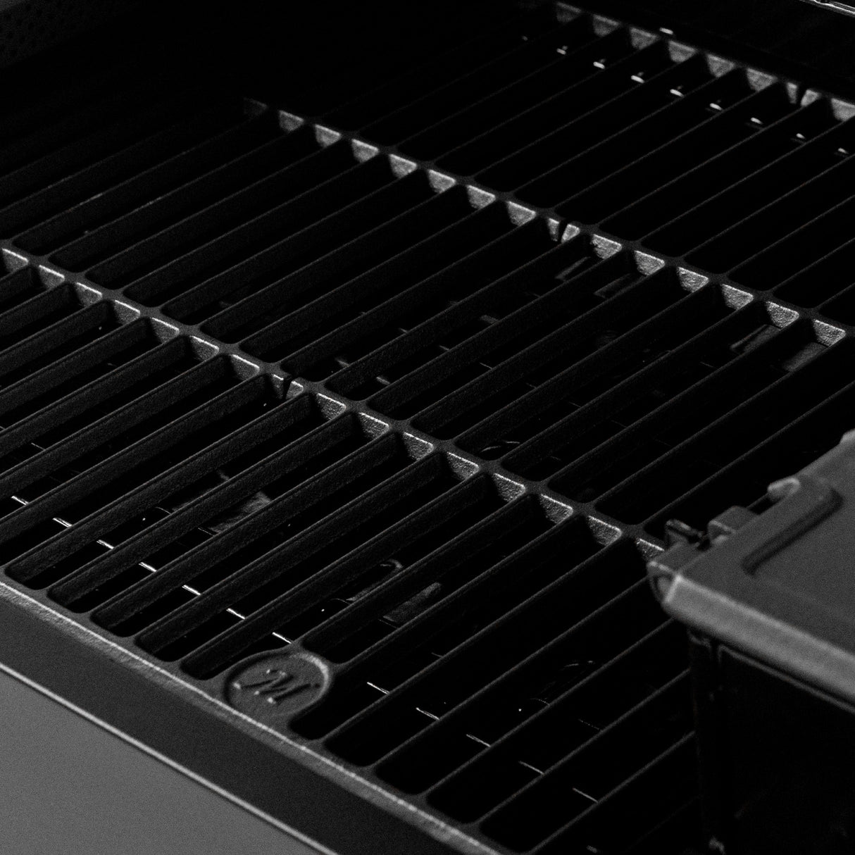 Masterbuilt Masterbuilt Autoignite Series 545 Barbecue de charbon de bois numérique E