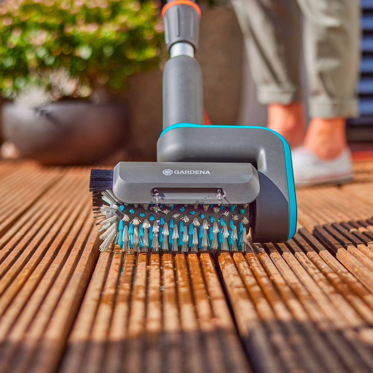Brosse de roulement moyen Gardena Aquabrush, pour la batterie-multiardrome