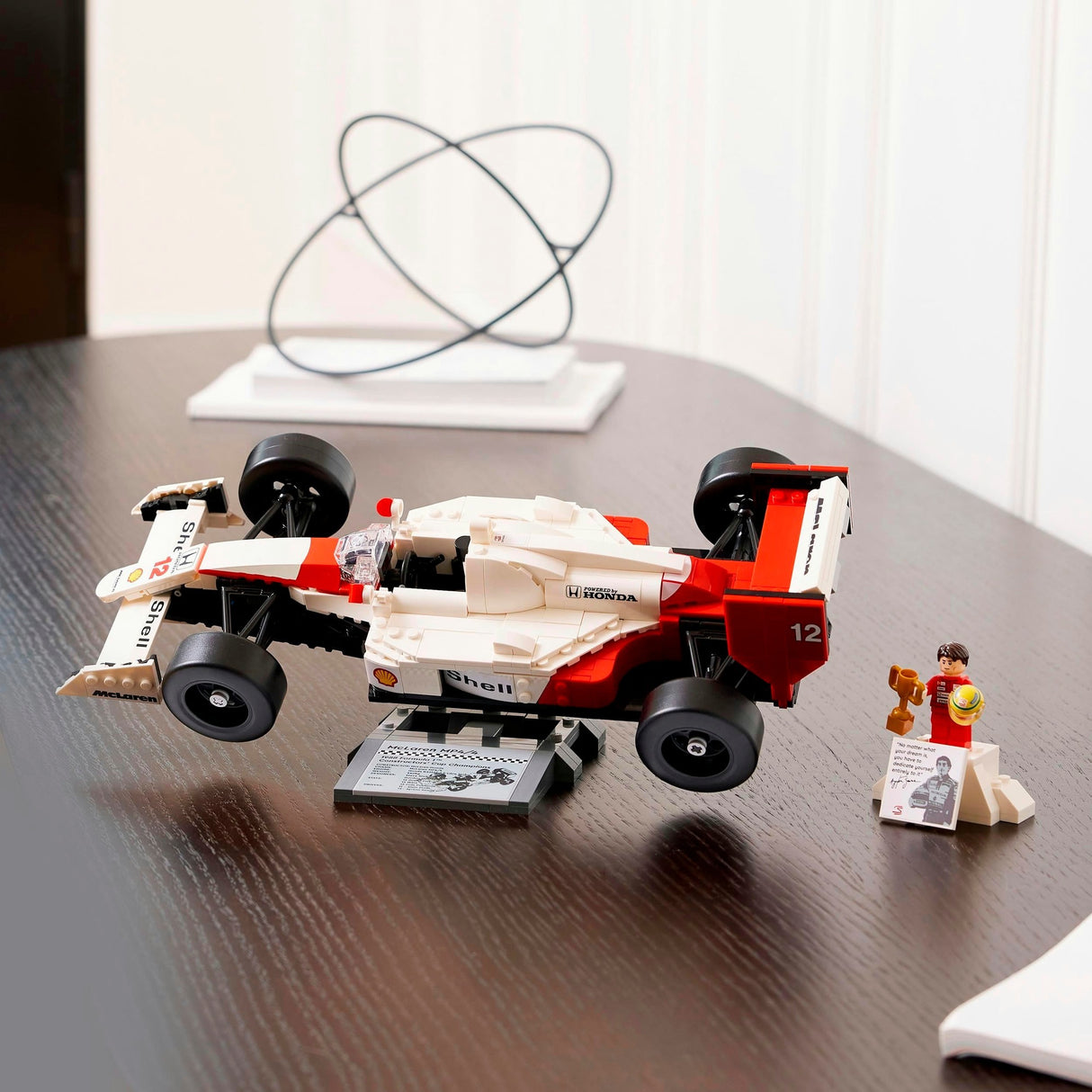 Icônes LEGO 10330 McLaren MP4 4 et Ayrton Senna