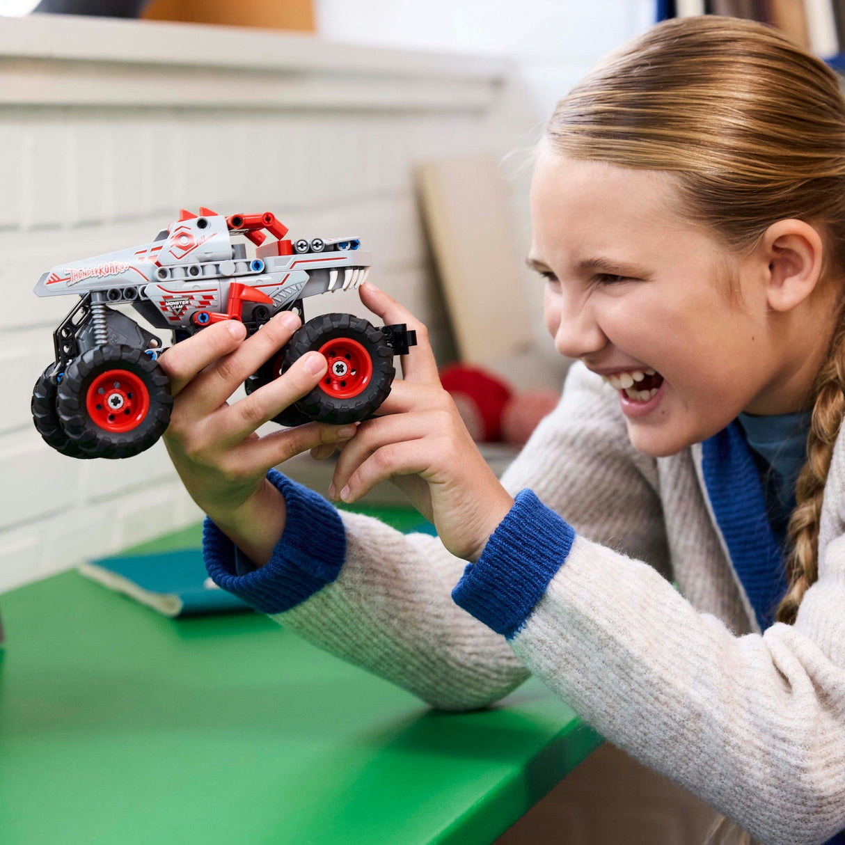Lego Technic 42200 Monster Jam Thunderroarus à retirer