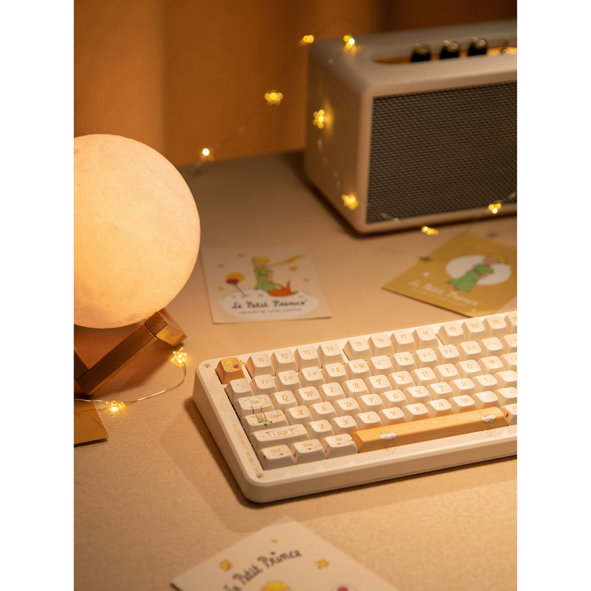 Clavier mécanique sans fil Iqunix zx75 Sunset Ponder (jaune clair, disposition américaine (qwerty), iquunix petit prince, 75 %, LED RVB, remplaçable à chaud, pbt double prise, 2,4 GHz | Bluetooth 5.1 | USB-C)