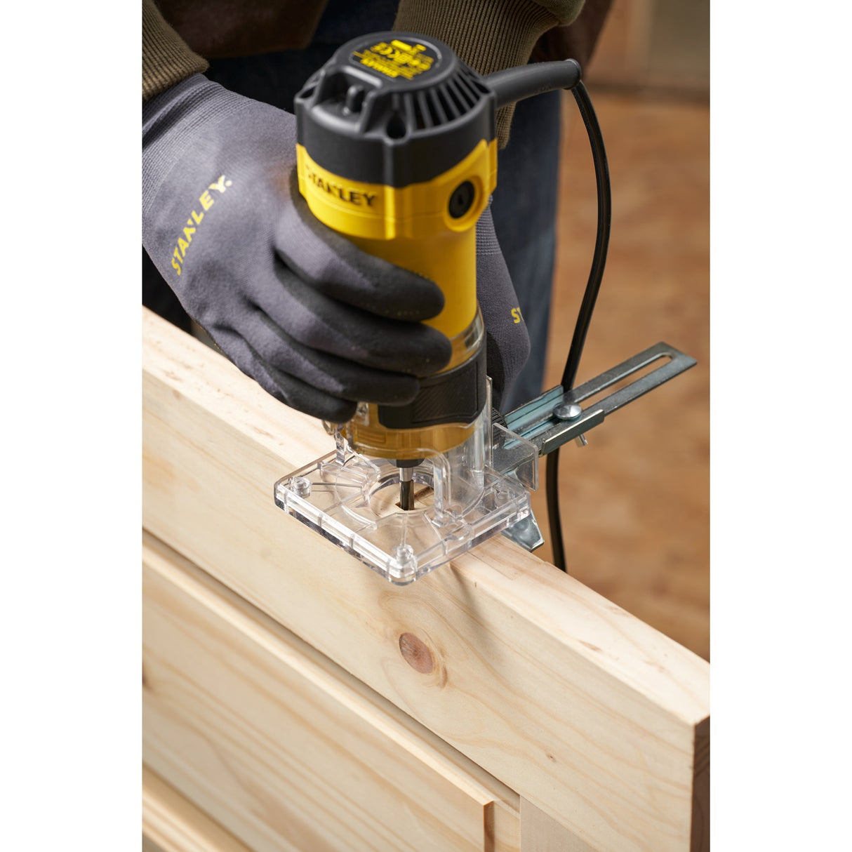 Fraiseuse de chant Stanley 550w (jaune noir)