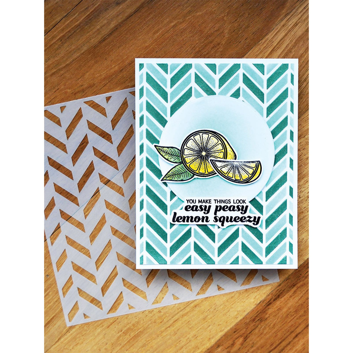 Ranger Ink Ranger • Simon Hurley crée un pochoir flip flop chevron