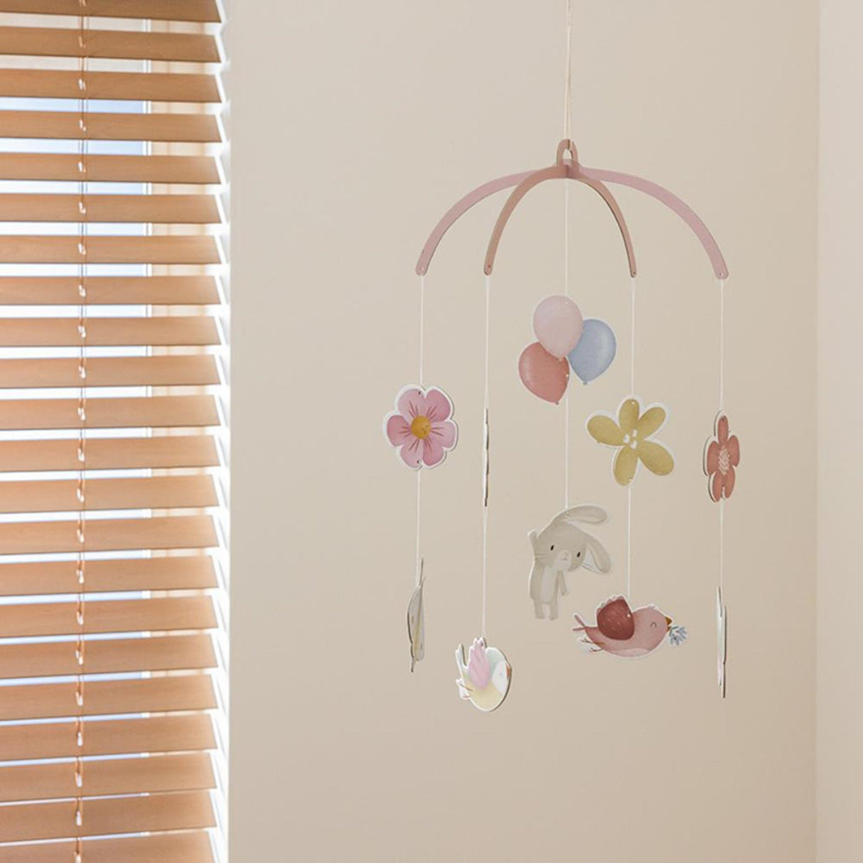 Petites fleurs mobiles hollandaises en carton