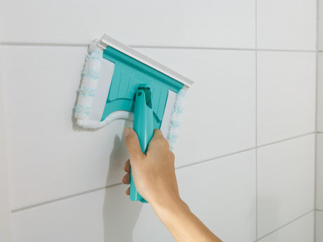 Essuie-baignoire pour carrelage Leifheit, tampon flexible + poignée