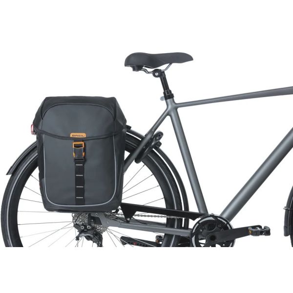 Basil sac de vélo double miles bâche mik 34 litres 13 x 25 x 37 cm - noir orange