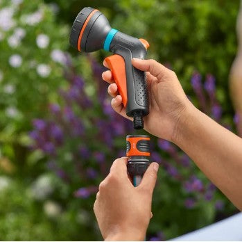 Kit de démarrage multi-sprays Gardena Classic, avec embout. pistolet pulvérisateur à arrêt d'eau (18373-20 | pulvérisateur | arrêt d'eau | pièce de robinet | raccord de tuyau)