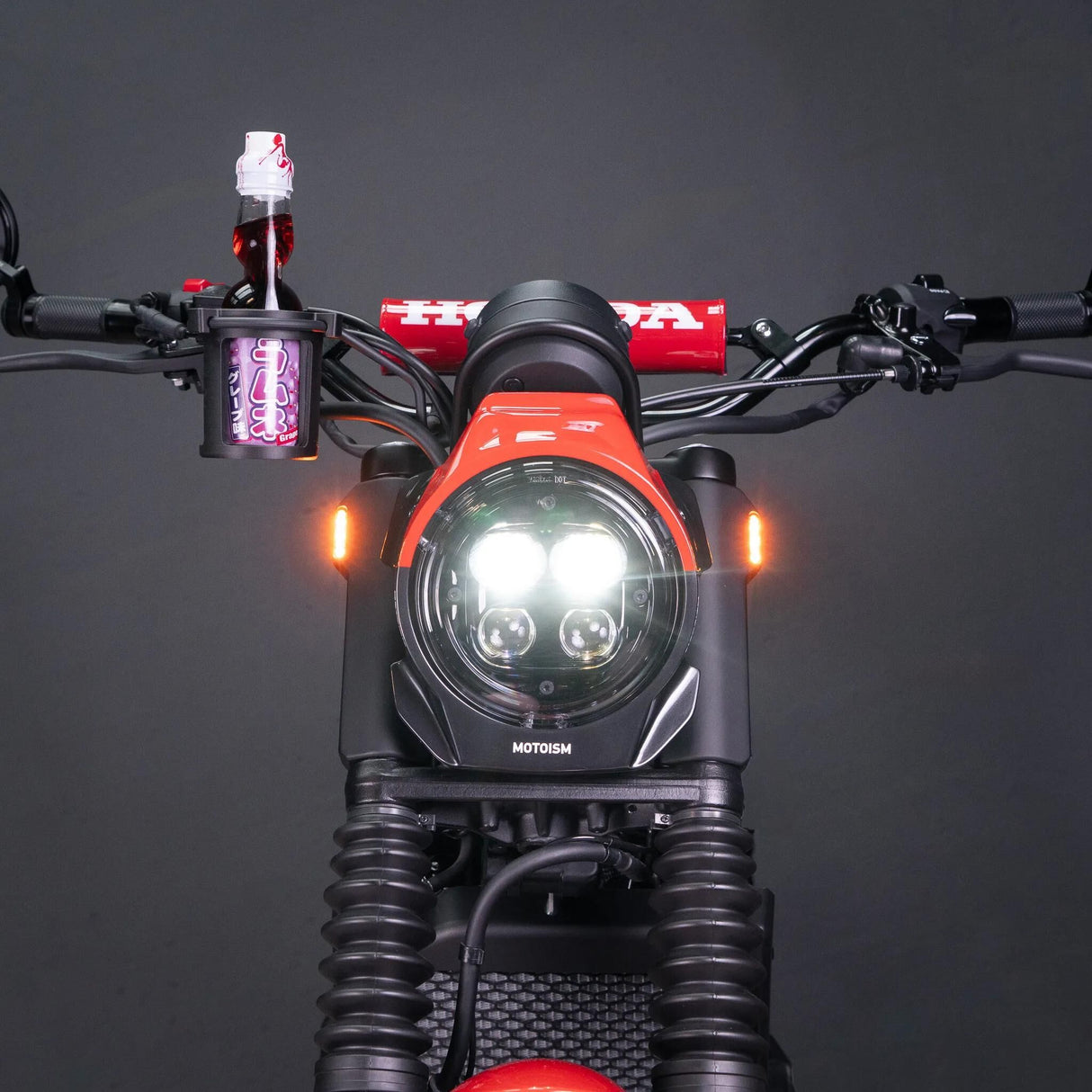 Le phare de Motoism masque le nightcrawler. masque de phare mi honda cl500