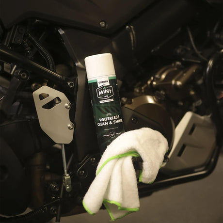 Nettoyant à la menthe Oxford sans eau, action mousse brillante et propre. nettoyant oxford tout-en-un 500ml oc209
