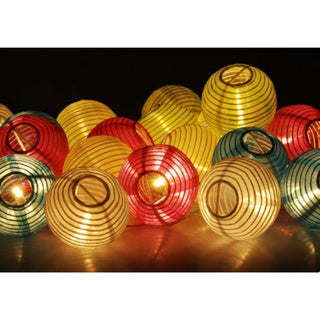 Aucune fête de feu ne s’allume à l’extérieur. 20 lanternes LED. Adaptateur ip44 240v 10,75m.