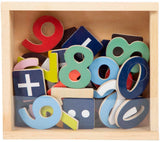 Small foot - chiffres magnétiques en bois couleur. 37 pièces.