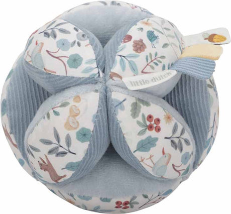 Les Little Dutch Forest Friends attrapent le ballon