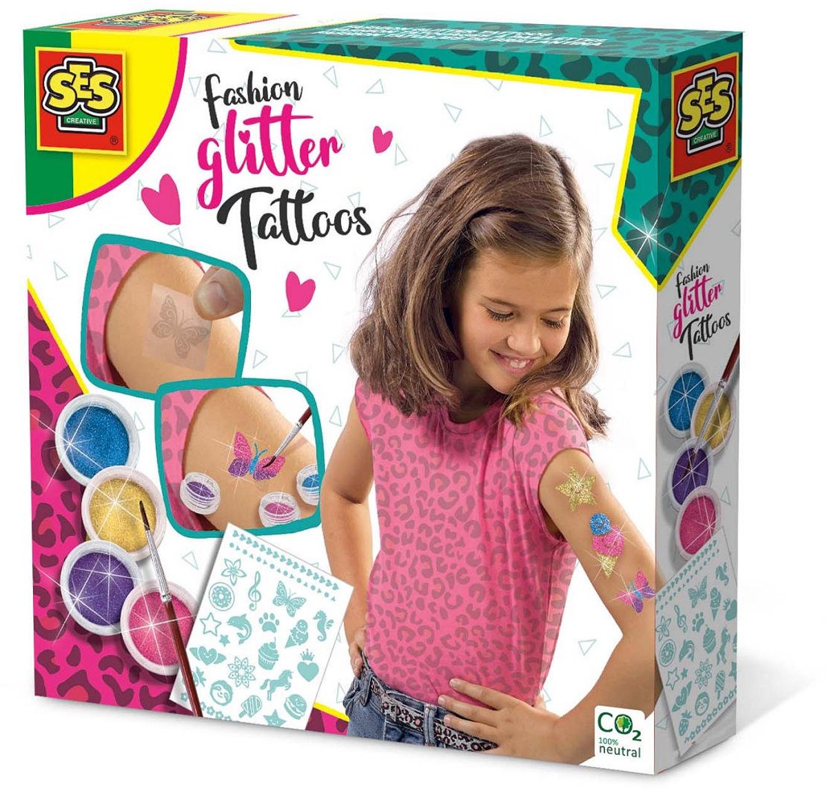 Ses tatouages ​​à paillettes de mode