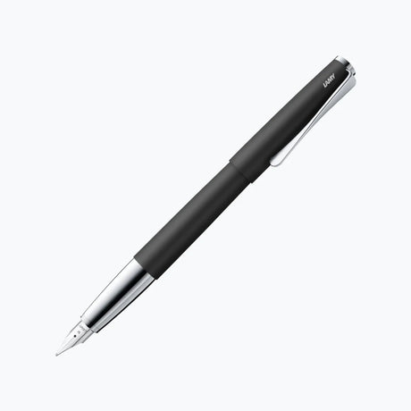 Stylo plume noir Lamy studio | boîtier entièrement métallique | plume en acier largeur de trait b | clip d'hélice élégant | y compris la cartouche d'encre bleue T10