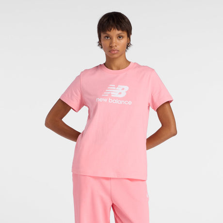t-shirt new balance sport essentials jersey logo t-shirt femme - cortado