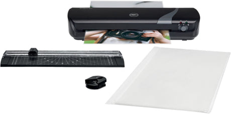 Plastifieuse Gbc inspire+ - noir - a4 - 125 microns avec kit hobby, incl. 1 arrondisseur de coins, 1 machine à découper les rouleaux de papier et un pack de démarrage avec 5 pochettes de plastification A4.