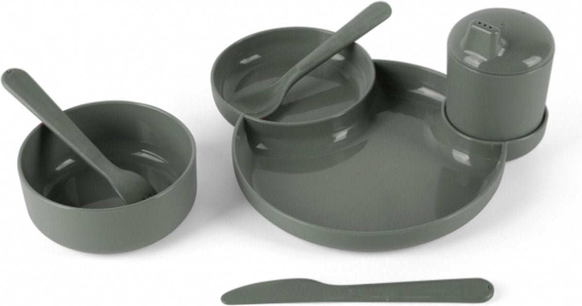 Vaisselle enfant Dantoy vert olive, 7 pièces.