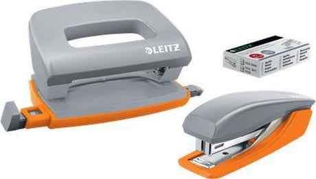 Mini agrafeuse + perforatrice Leitz - agrafe jusqu'à 10 feuilles - pour dossiers et classeurs à anneaux - agrafes incluses - idéale pour l'école ou les études - gris orange
