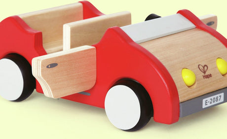 Voiture de maison de poupée HAPE