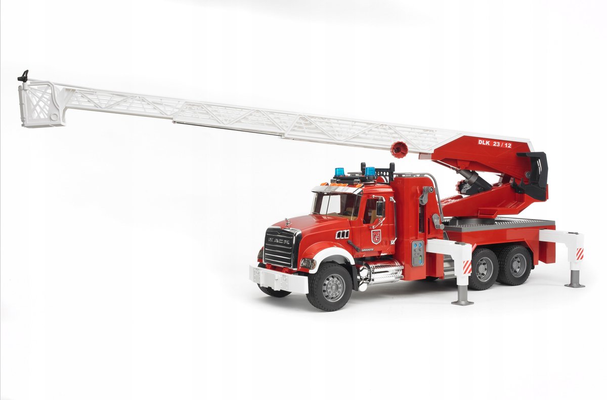 Bruder Auto Fire Truck Mack Light and Sound and Pump