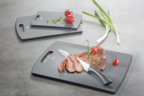 Planche à découper Gefu levoro – 31 x 21,5 cm – antibactérienne – passe au lave-vaisselle – plastique – gris