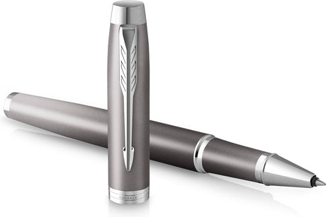 Parker j’écris des rituels stylo roller | finition grise avec dégradé de couleurs et détails chromés | point fin | encre noire | avec coffret cadeau
