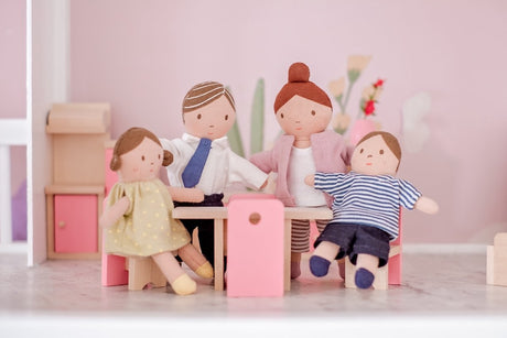 Famille de petites poupées Bonikka.