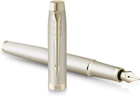 Stylo plume Parker im monochrome | encre bleue | finition et détails couleur champagne | point moyen | avec coffret cadeau