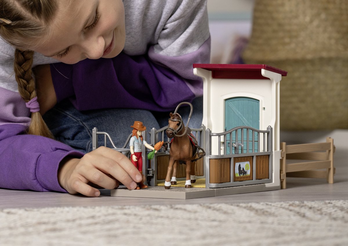Box à chevaux Schleich Horse Club avec Hannah et Cayenne 42710
