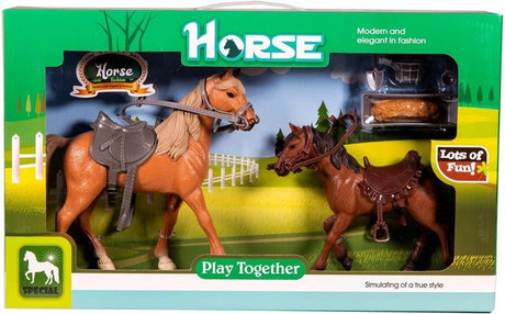 Cheval cheval avec poulain et divers accessoires