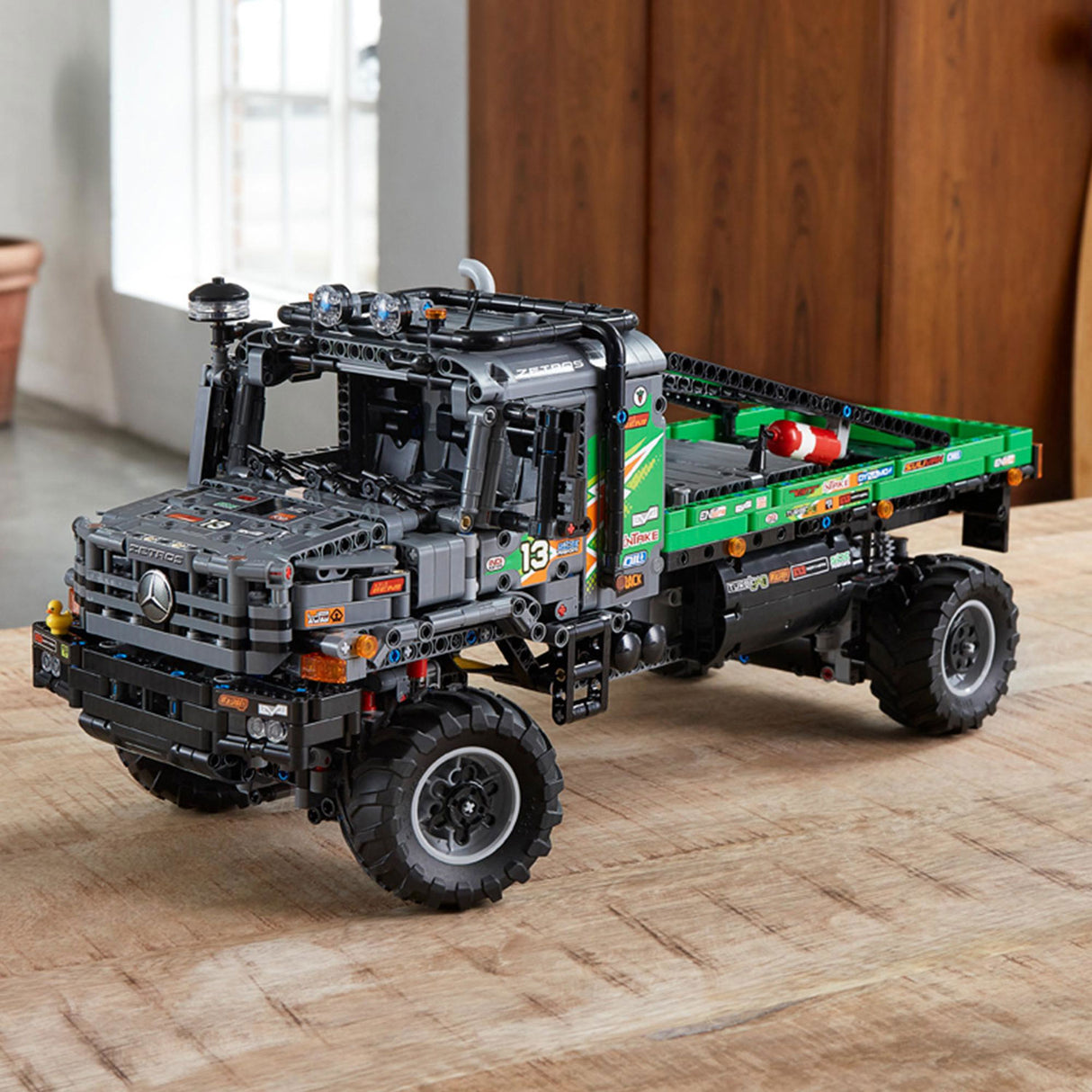 Lego Lego Technic 42129 4x4 Mercedes-Benz Setros Truck