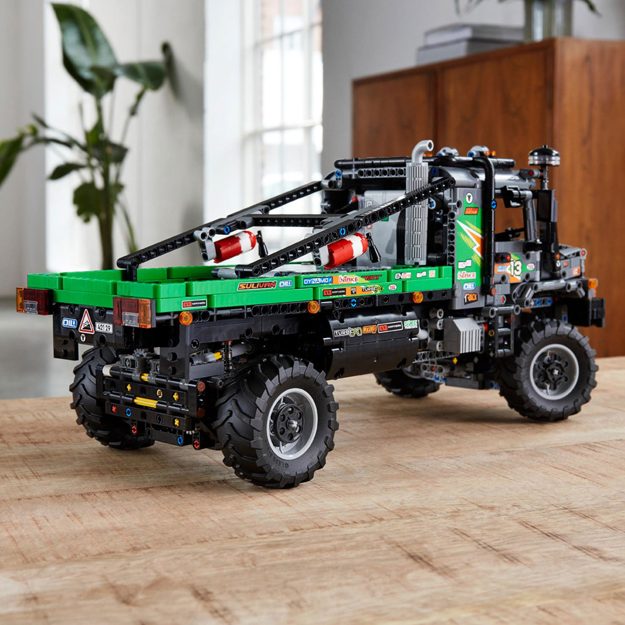 Lego Lego Technic 42129 4x4 Mercedes-Benz Setros Truck