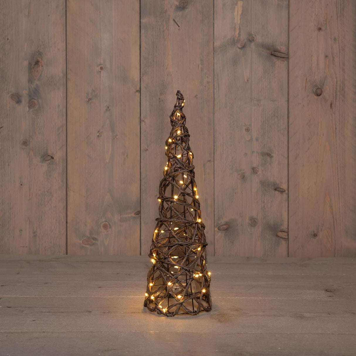 Anna's collection verlichte kegel 60led classicwarm 40cm werkt op 3xaa batterijen met 6uur timer