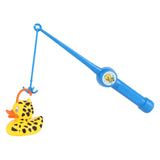 Toi-toys joue à un jeu de pêche, attrape le canard avec une canne à pêche et un filet