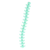 Jono joue une chenille fidget extensible et moelleuse